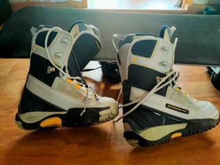 Tabla de Snowboard Chandler Rose + Botas Rossignol