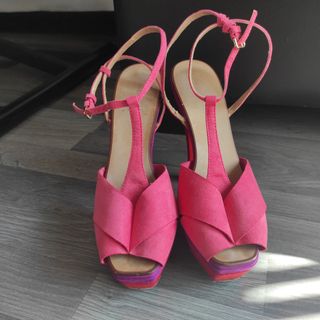 Sandalia Zara. Talla 39. Una puesta