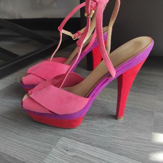 Sandalia Zara. Talla 39. Una puesta