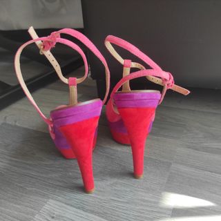 Sandalia Zara. Talla 39. Una puesta