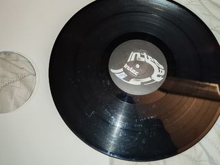 Disco, marcó Bailey, pamy it back