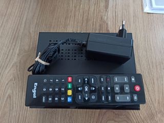 Receptor satélite ENGEL RS8100Y