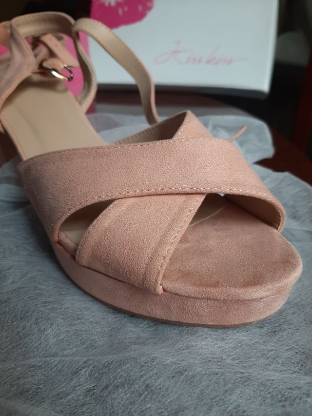 Sandalias de tacón rosa nude