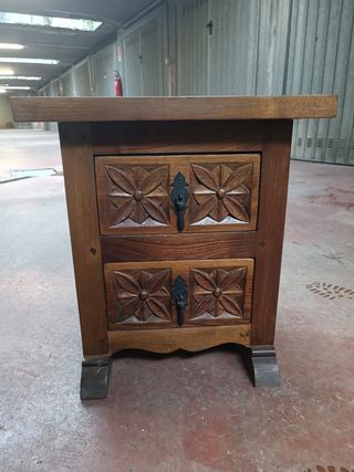 Mobiletto in legno