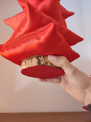 Decoración pinos de raso hechos a mano