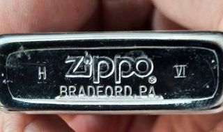 Mechero ZIPPO antiguo.