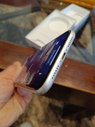 Teléfono IPHONE 11  256 GB