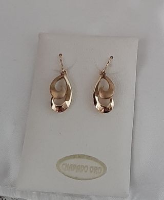Pendientes colgantes chapados en oro