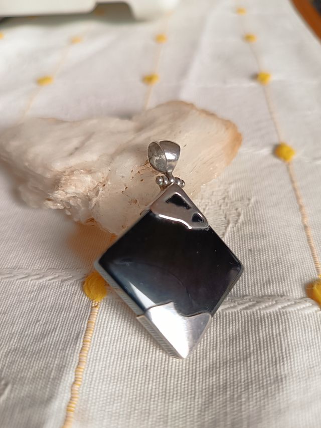 Colgante plata y azabache