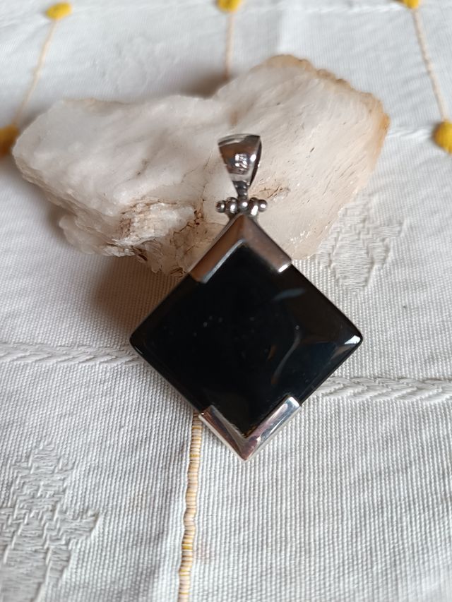 Colgante plata y azabache