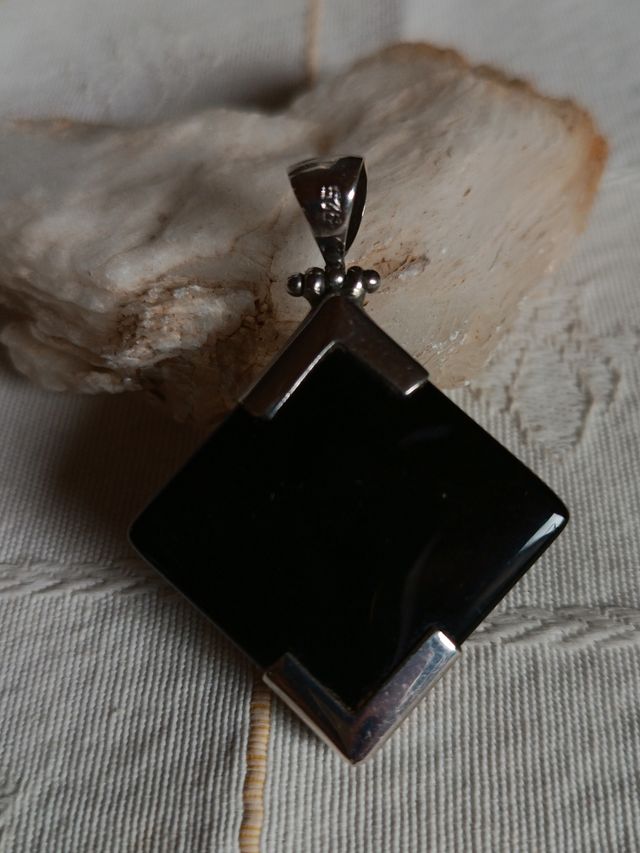 Colgante plata y azabache