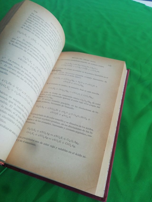 Antiguo Libro de Química del año 1916