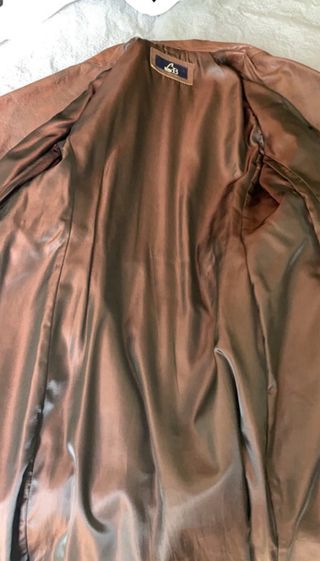 Gabardina de Piel
color de temporada 