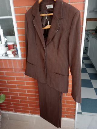 Traje de señora de pantalón 