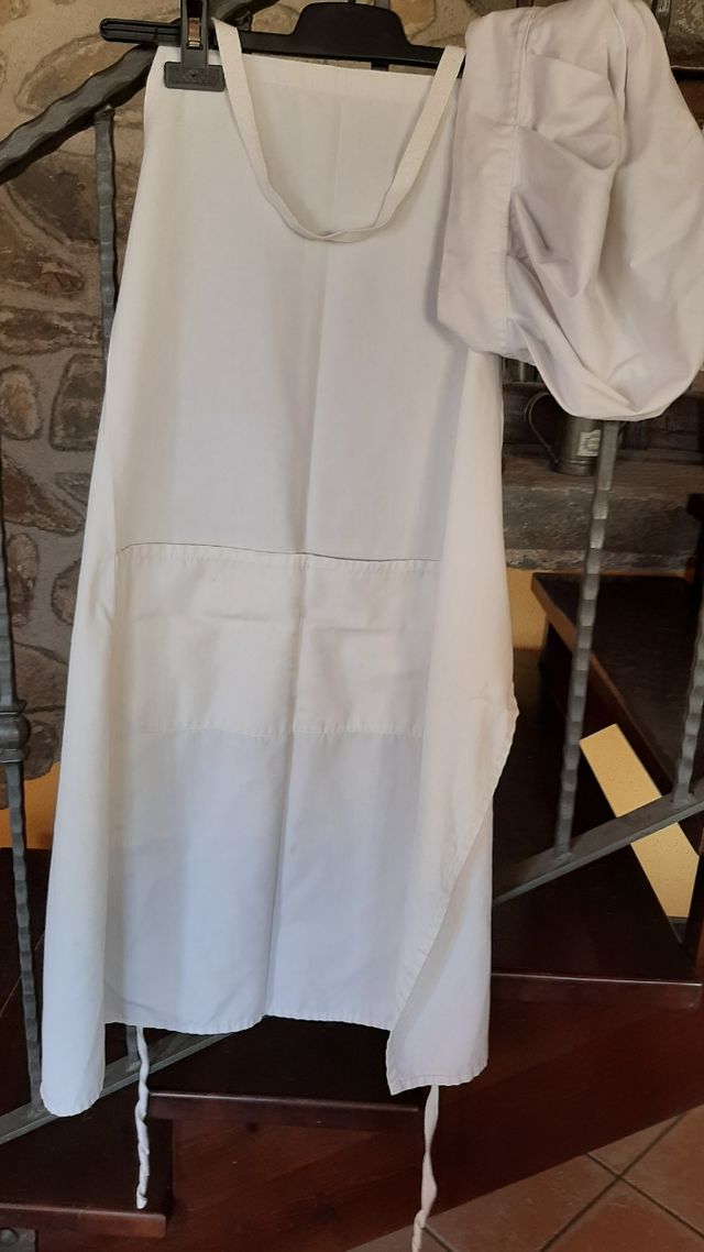 Pantaló cuiner devantal i gorro.escola hosteleria