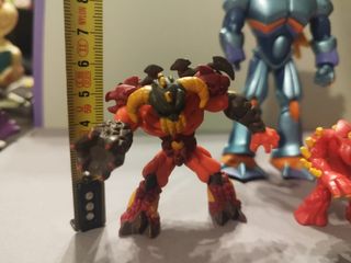 Lote figuras Gormiti