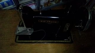 Maquina de coser antigua