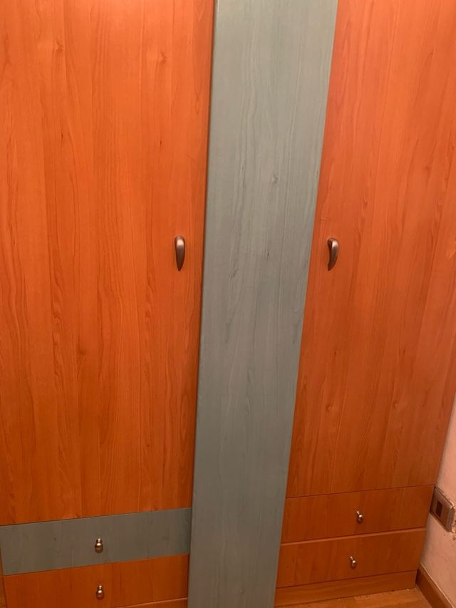 Mueble ropero grande  + 1 bolsa de regalo