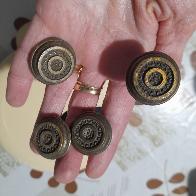 8 pomelli per mobili in ottone