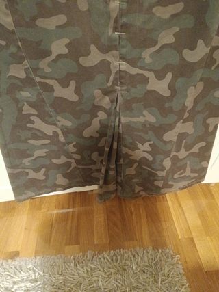 Falda camuflaje.