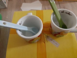 2 mini mug con cucchiaini Thun 