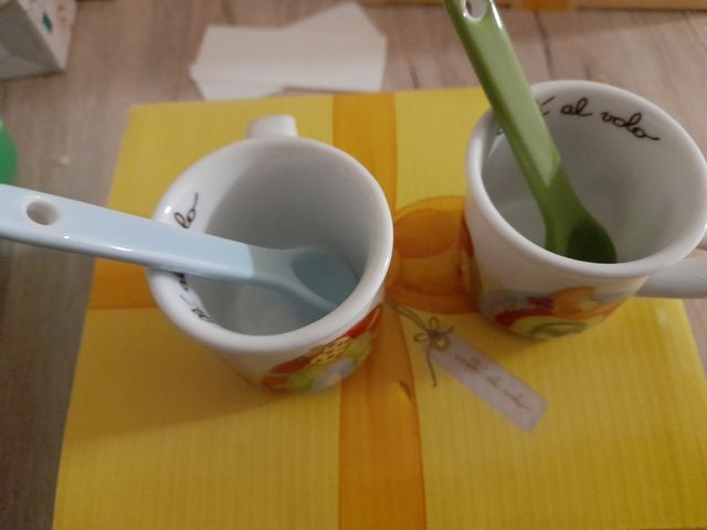 2 mini mug con cucchiaini Thun