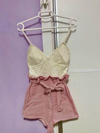 Mono corto de tirantes