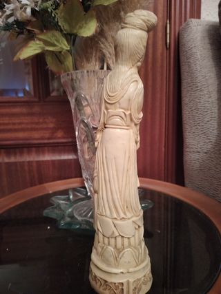 FIGURA CHINA MARFILINA