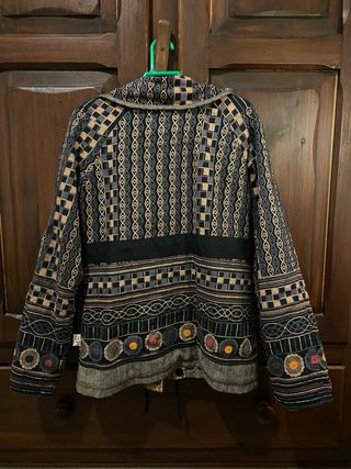 Chaqueta acolchada étnica de India