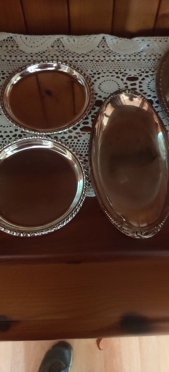 Tres bandejitas de alpaca .