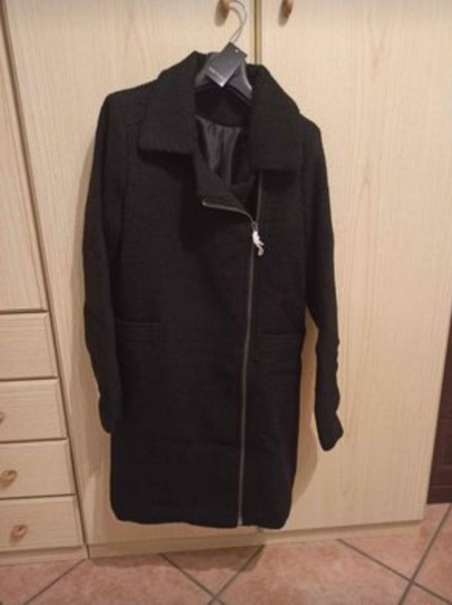Cappotto nero nuovo