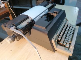 Máquina de escribir Olivetti