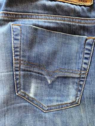 Jeans Diesel rotos (de fábrica)