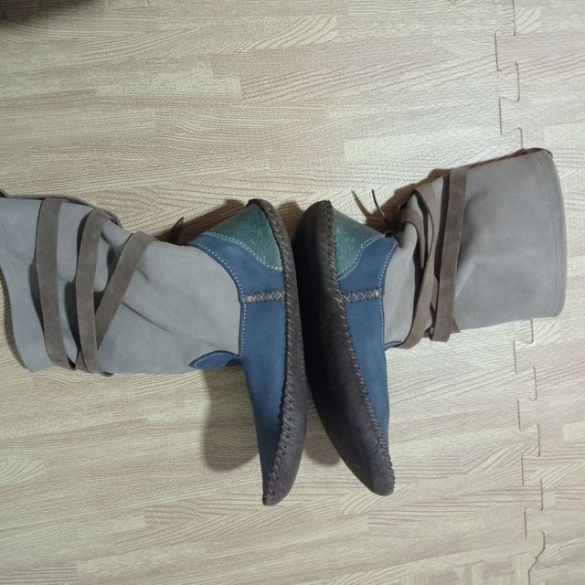 Stivali a piedi nudi