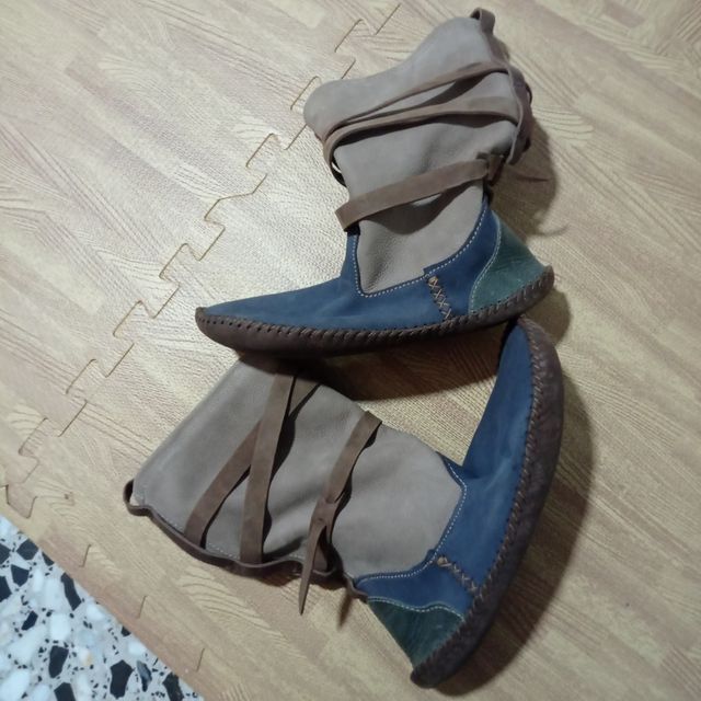 Stivali a piedi nudi