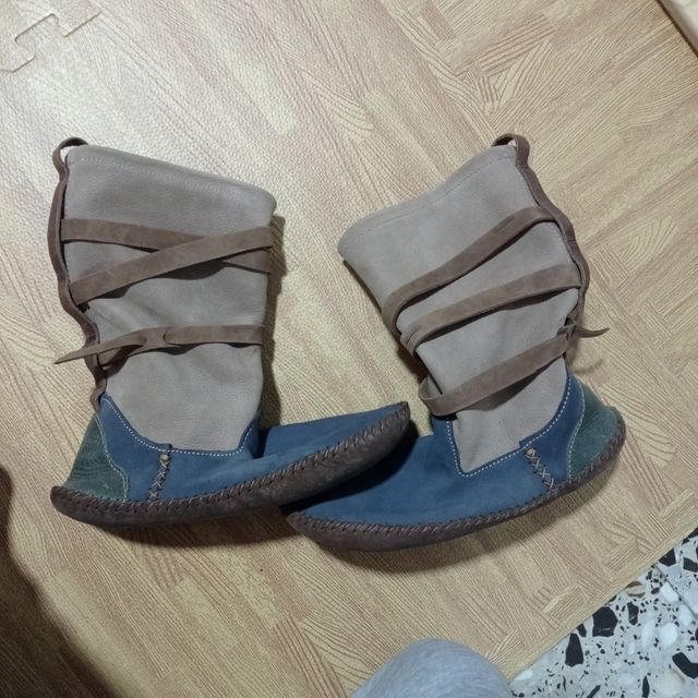 Stivali a piedi nudi