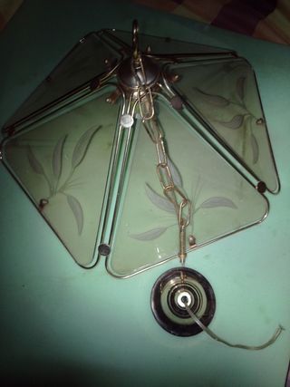 Lampara de cristal y bronce en perfecto estado.