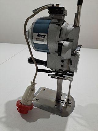 TAGLIERINA VERTICALE PER TESSUTI