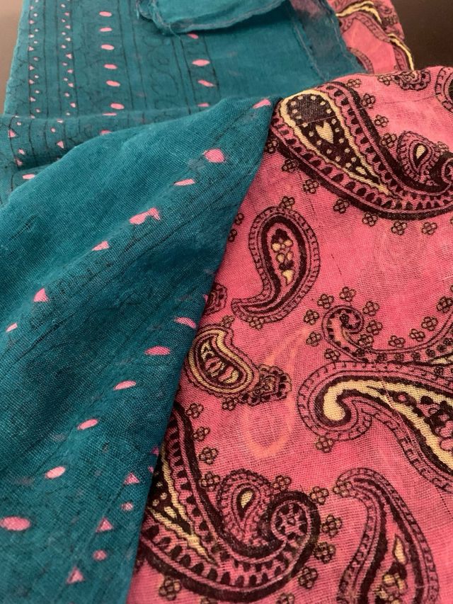 Sciarpa verde petrolio e magenta