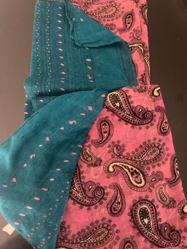 Sciarpa verde petrolio e magenta