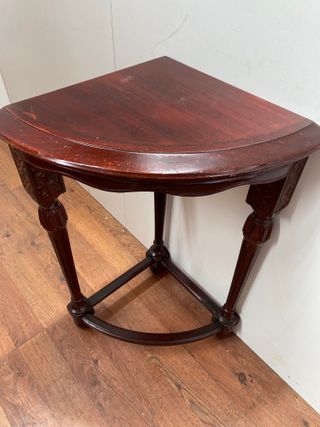MESA O ESQUINERO ANTIGUA DE MADERA