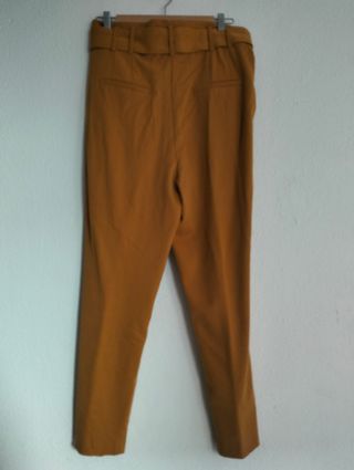 Pantalón paperbag color mostaza talla L