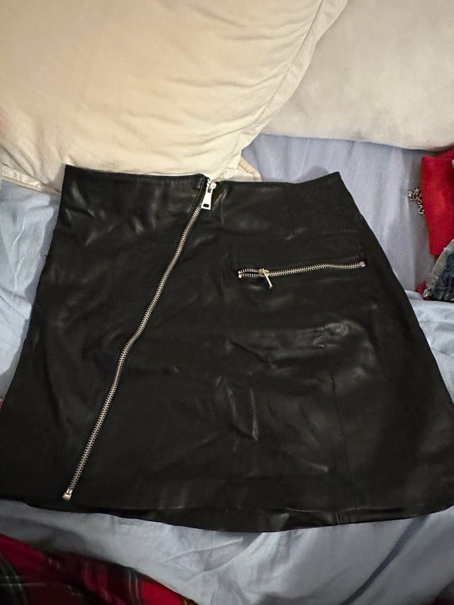 falda cuero negra