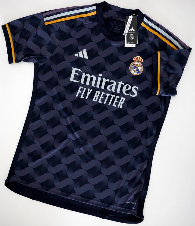 Camiseta Real Madrid segunda equipación talla M