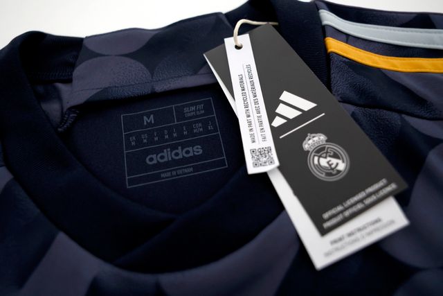 Camiseta Real Madrid segunda equipación talla M