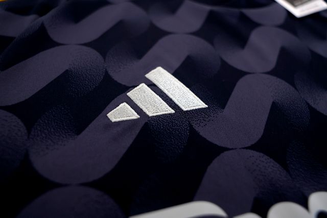 Camiseta Real Madrid segunda equipación talla M