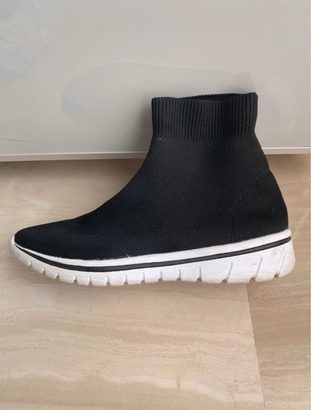 Scarpe nere senza lacci