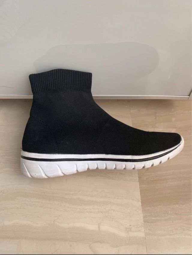 Scarpe nere senza lacci