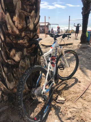 Bicicleta montaña doble suspensión