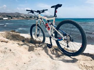 Bicicleta montaña doble suspensión